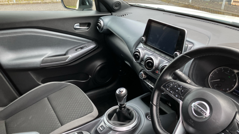 Nissan Juke 1.0 DiG-T 114 N-Connecta 5dr Petrol Hatchback